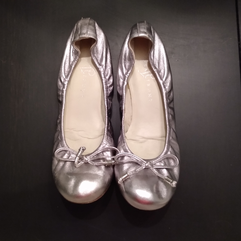 Ivanka Trump Metallic Silver Leather Ballet Flats with Bow